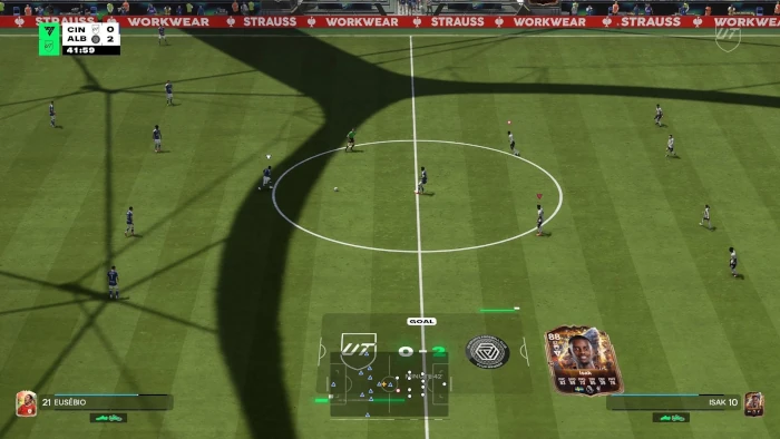 Das Bild zeigt einen Bug mit Schatten des Stadiondachs im EA FC 26 Karriermodus